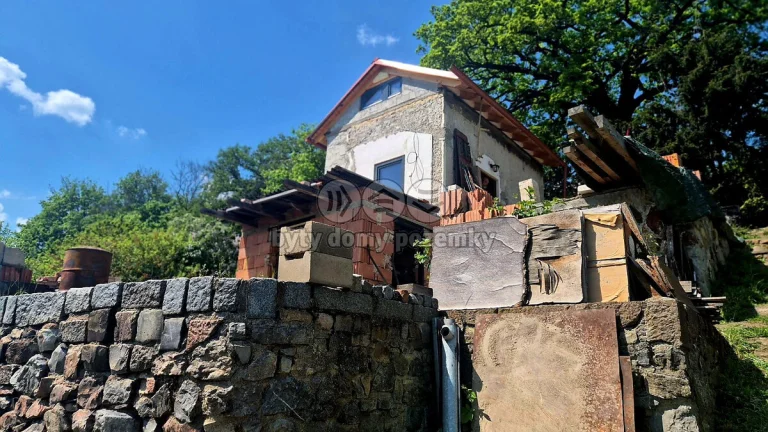 Prodej chaty, 38 m², Beroun, ul. Na Vinici