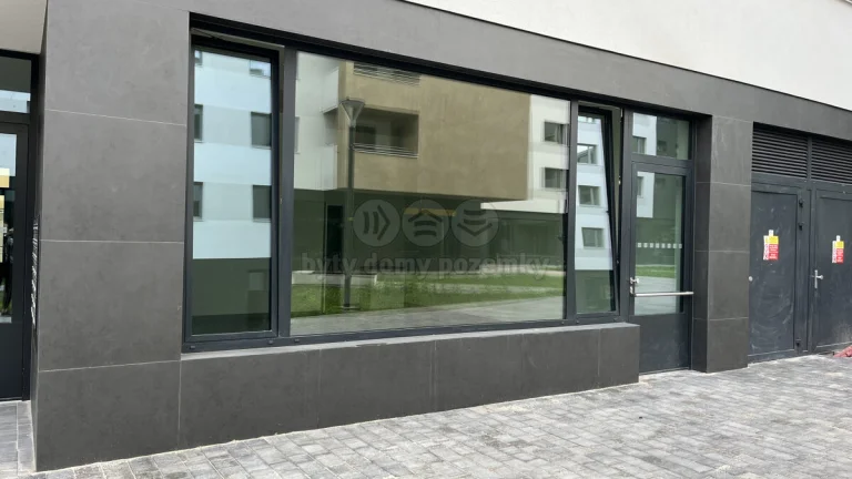 Pronájem obchod a služby, 75 m², Pardubice, ul. Smilova