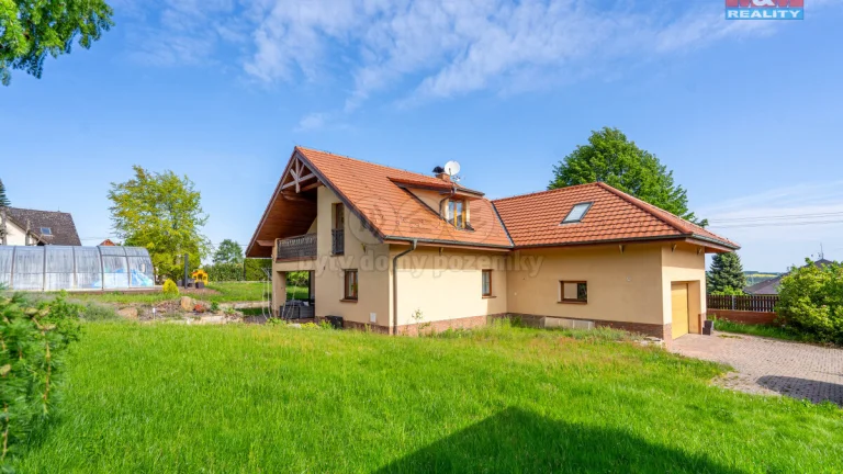 Prodej rodinného domu 299 m², pozemek 1751 m², Kamenice