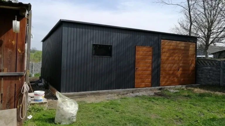 PLECHOVÁ GARÁŽ 8 x 6m