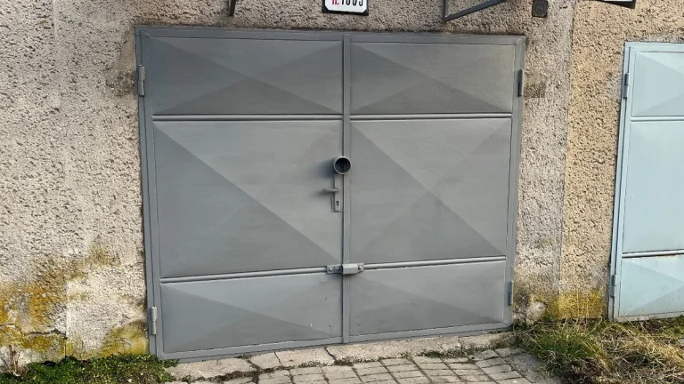 Garáž na prenájom, ul.Riečna, Prievidza