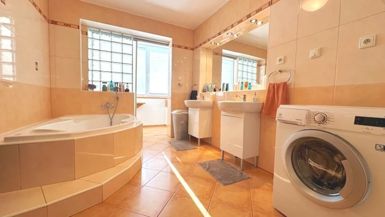 Krásny 3izb. byt, 66 m2 s loggiou, Sabinovská ul., BA II.