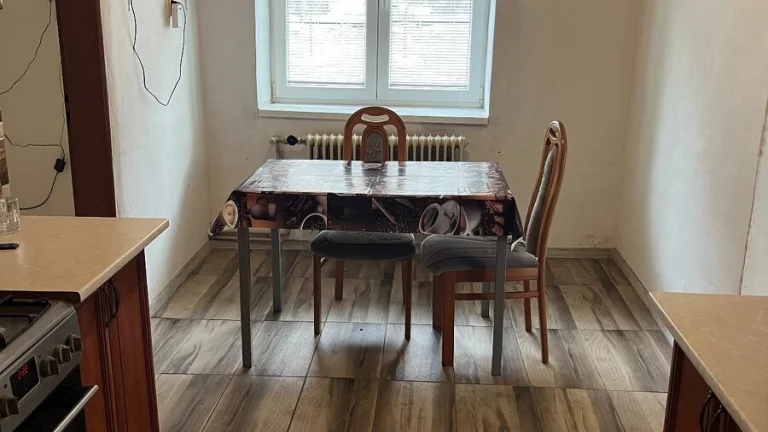 Predaj rodinného domu v obci Vyhne so záhradou.