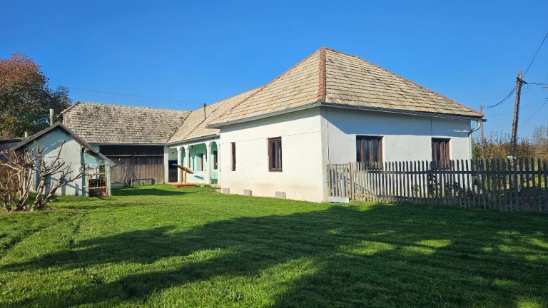 Rodinný Dom s Veľkým Pozemkom | Piešť II.