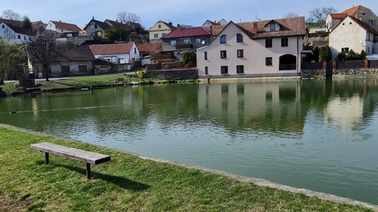 Prodej pozemku a domu