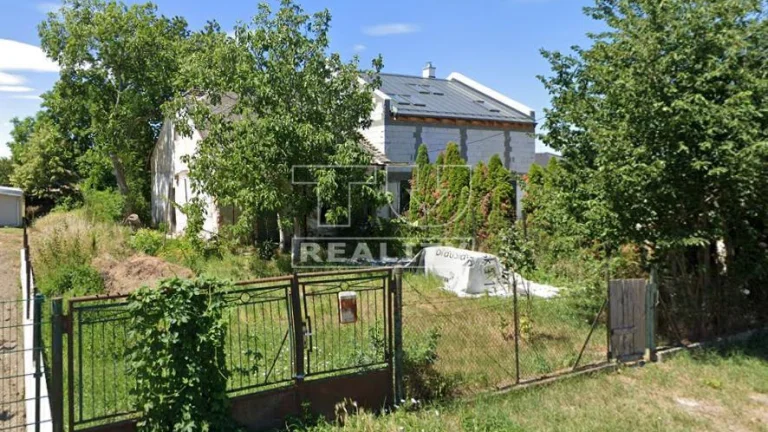 STAVEBNÝ POZEMOK PRI MALOM DUNAJI,TOMÁŠOV,VŠETKY IS,1570m2