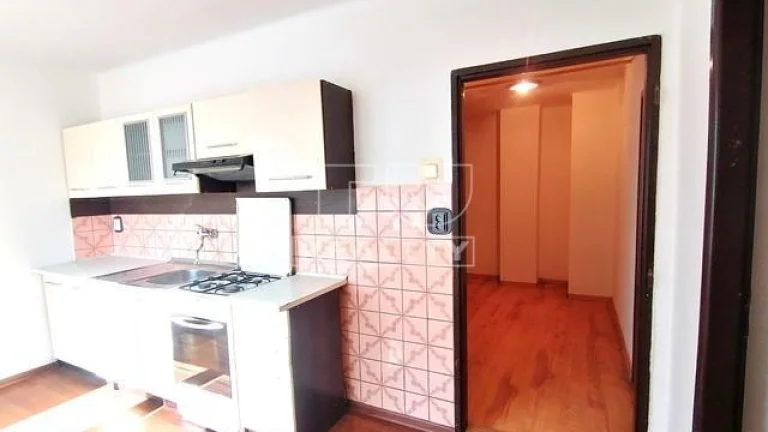 NA PREDAJ 2-IZB.BYT V DUBNICI NAD VÁHOM S VÝMEROU 58 M2...