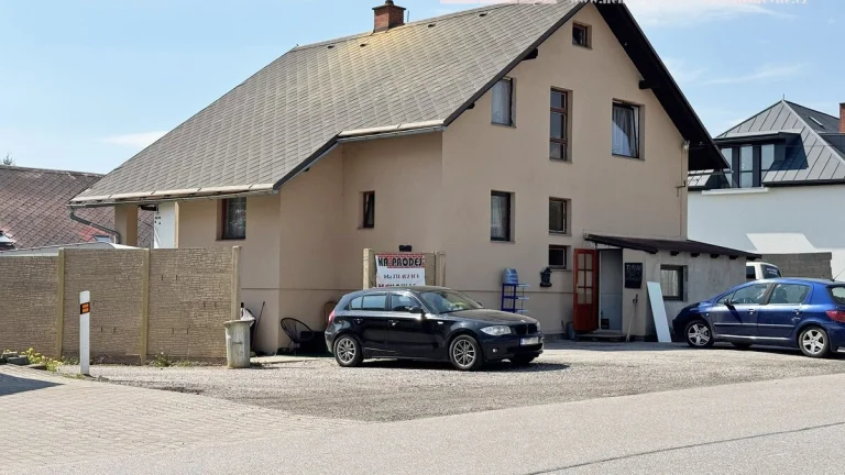 Exkluzivně nabízíme na prodej vícegenerační dům, 320 m2 - Do
