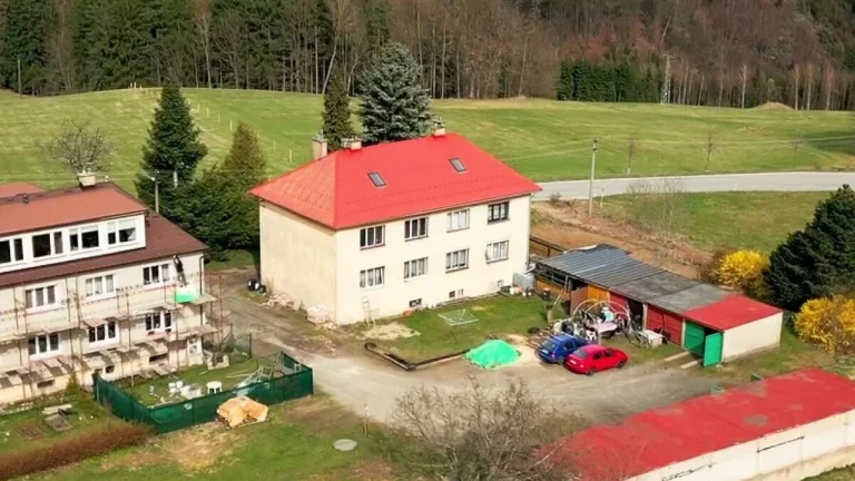 Prodej domu 310 m², pozemek 695 m² Malá Skála - Sněhov.