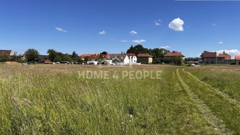 Pozemek č.9 určený k investičním účelům Tlumačov okr. Zlín