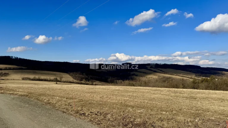 Prodej pozemků v k.ú. Jankovice o celkové výměře 21142m2
