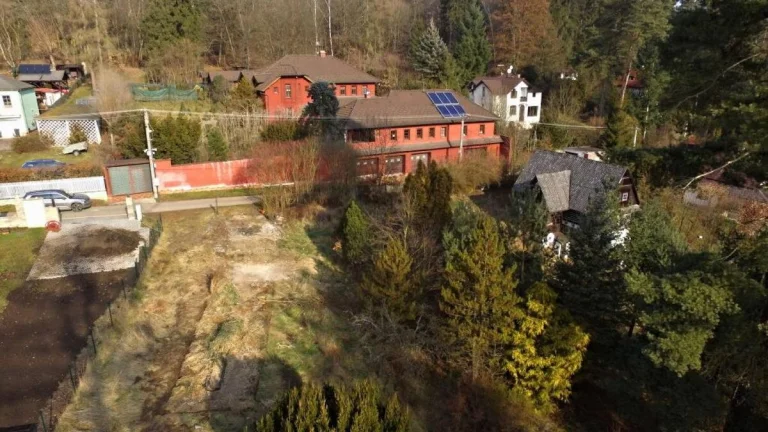 Stavební pozemek 1071 m2 v Hrusicích