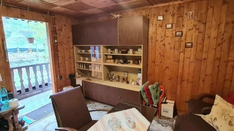 MUROVANÁ ZÁHRADNÁ CHATKA 3 IZBY PLUS KUCHYŇA REKONŠTRUOVANÁ