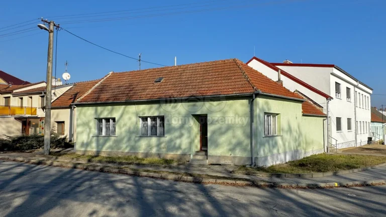 Prodej rodinného domu, 46 m², Křenovice, ul. Školní