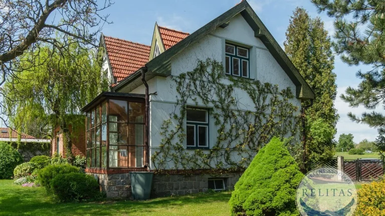 Prodej rodinného domu 200 m², pozemky 841 m²