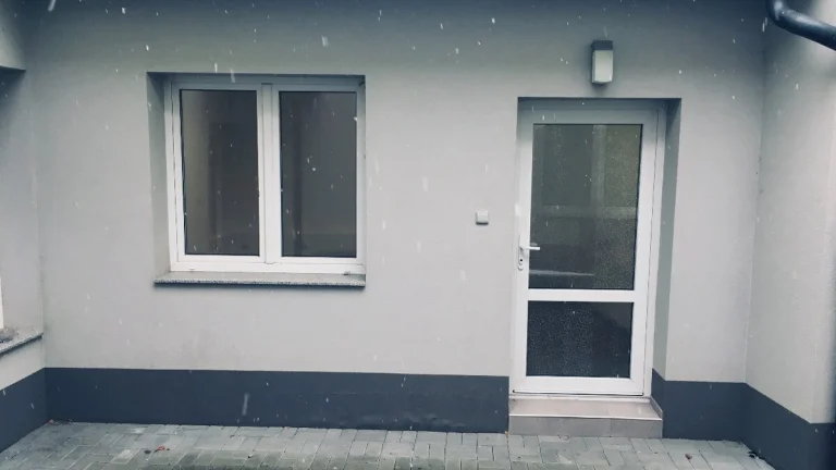 Pronájem obchůdku kanceláře dílničky v Odrách
