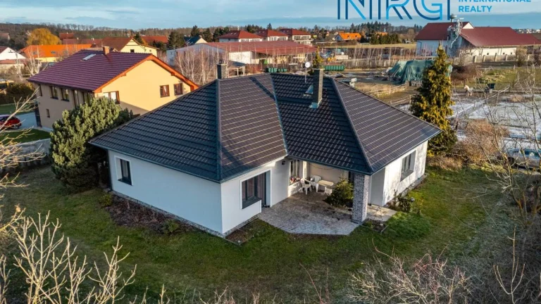 Prodej rodinného domu 4+1, pozemek 1151 m2, Lhota, Dolní Bře