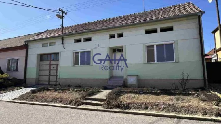 Čejkovice - Venkovský dům k rekreaci i k bydlení - 216m2