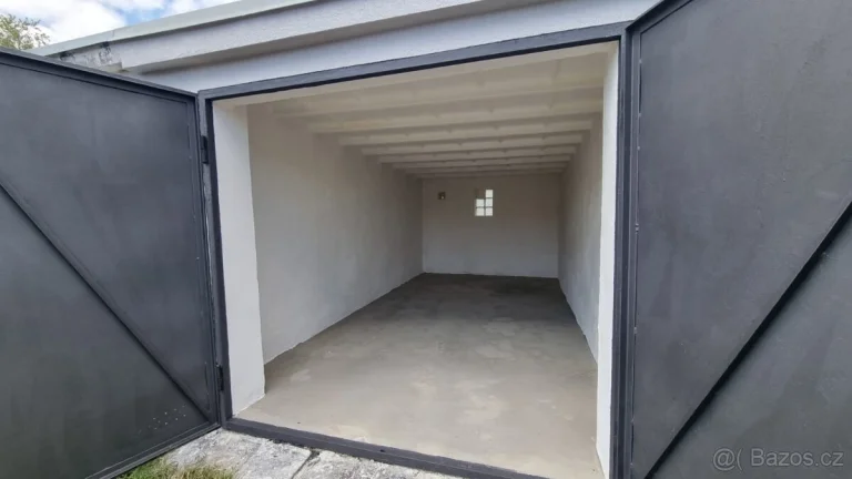 Prodám garáž 18 m² – Vyškov, Sochorova – 650 000 Kč