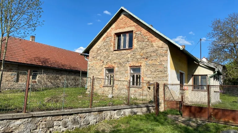 Prodej domu v obci Klučenice