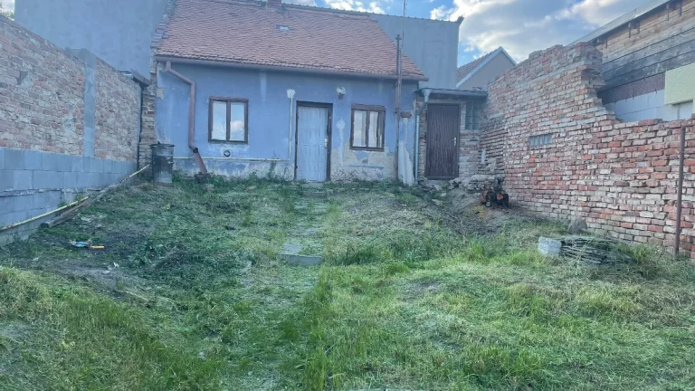 Dům na prodej k renovaci v Lanžhotě