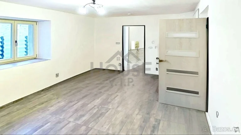 Prodej kanceláří 57m2 s terasou 9m2 - Slaný, ev.č. 00698