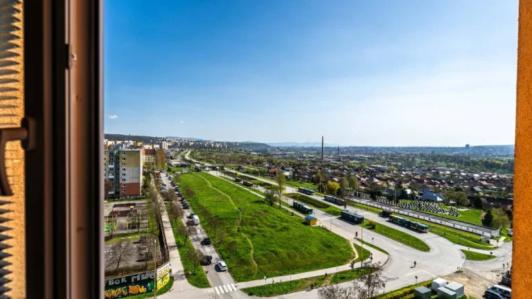 Na predaj - 3,5 izb. byt s nádherným výhľadom na Madridskej
