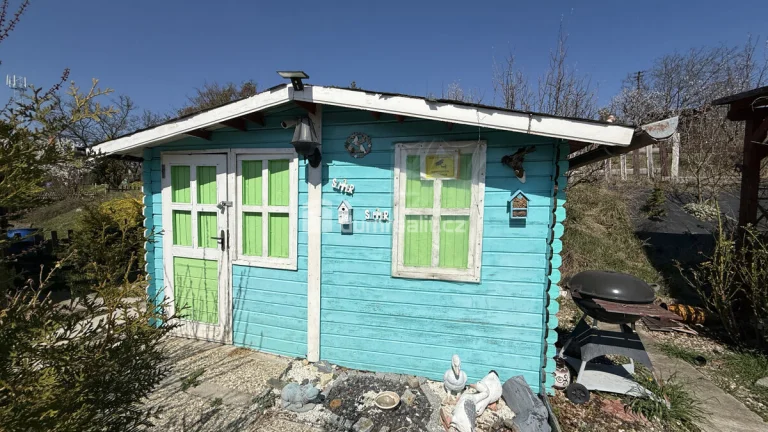 Pronájem zahrady 443 m² v zahrádkářské kolonii - v obci Nela