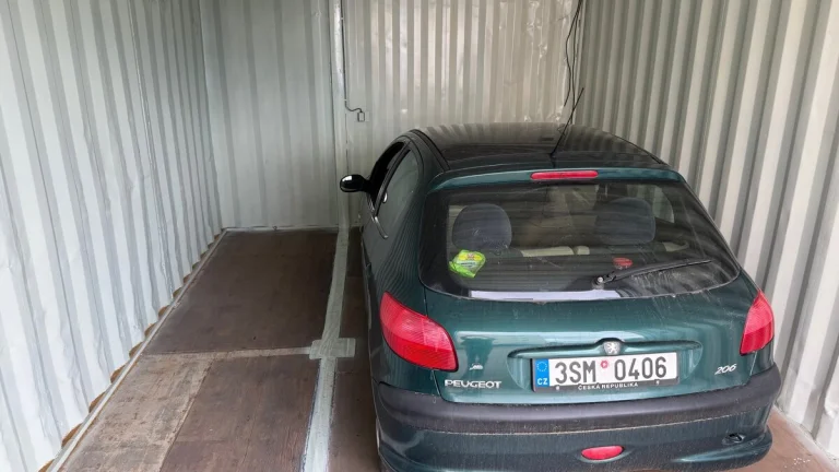 Pronajmu větší garáž v Rakovníku Luženska ulice
