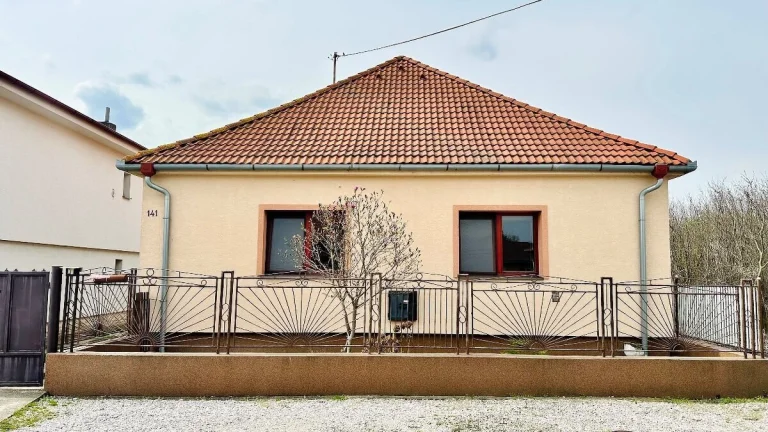 5 izbový rodinný dom v obci Gáň