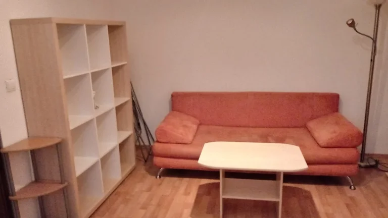 Prenajmem 1-izbový byt, Pluhová ulica, blízko pri OC VIVO