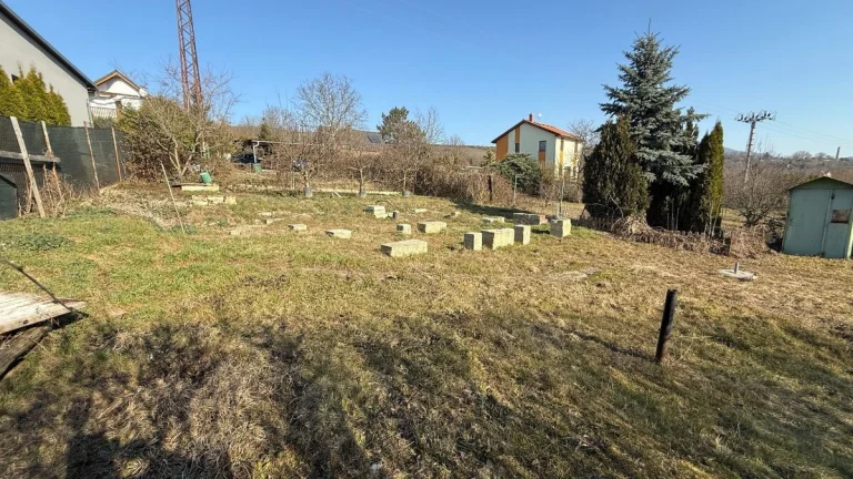 Stavebni pozemek, Litomerice - Zalhosticka 662m2