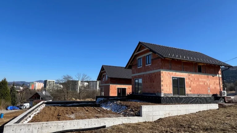 TRIOREALITY - Novostavby RD na slnečných pozemkoch - Čadca