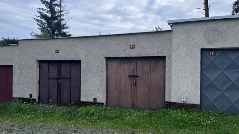 Prodej garáže v Tlučné
