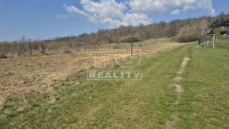 Na predaj rekreačný pozemok 700 m2 vo vinohradníckej...