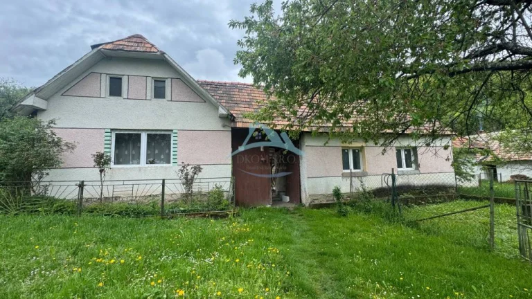 Na predaj: Rodinný dom / chalupa v obci Medovarce – 379 m²