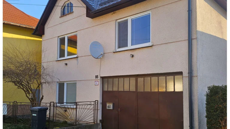 MUROVANÝ DOM / HOREHRONIE / POHORELÁ / POZEMOK 1010 m2 /
