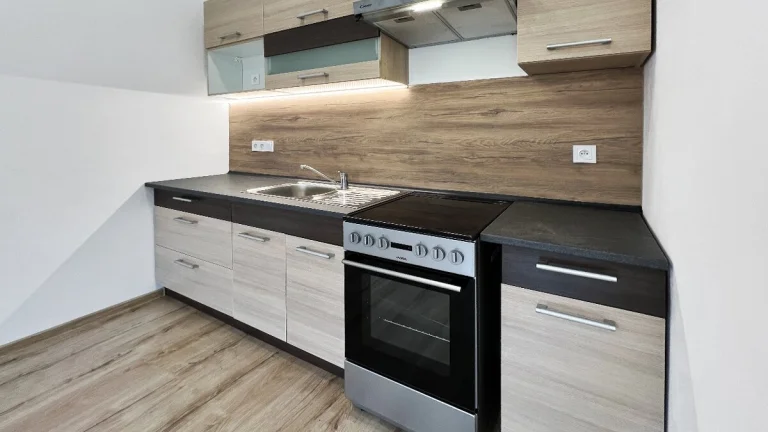 Pronájem bytu 2+kk po rekonstrukci - ul. Na Rejdišti, Znojmo