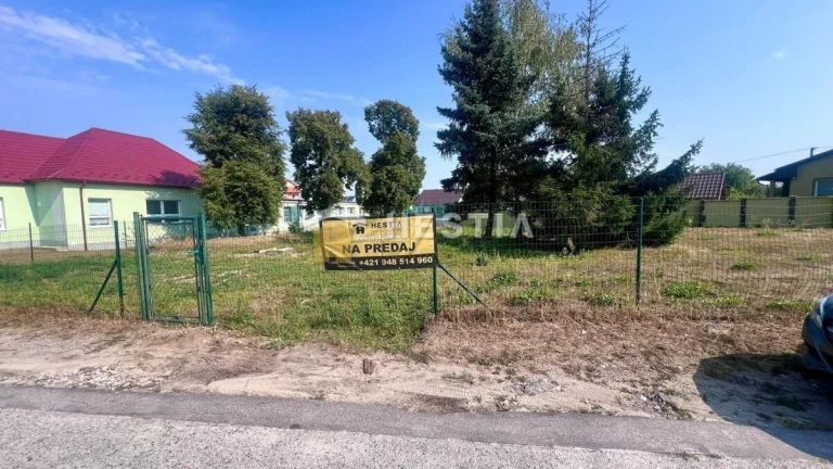 ZNÍŽENÁ CENA slnečný rovinatý stavebný pozemok Šajdíkových