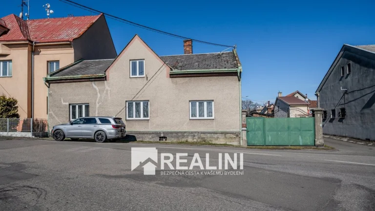 Prodej prostorného rodinného domu s velkým pozemkem v Petřva