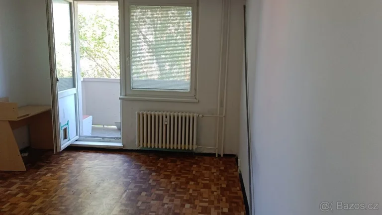 Pronájem bytu Poštorná 3+1 , volný ihned
