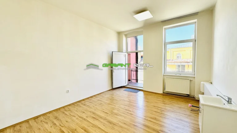Prenájom kancelária 20 m2, Prešov, Františkánske námestie