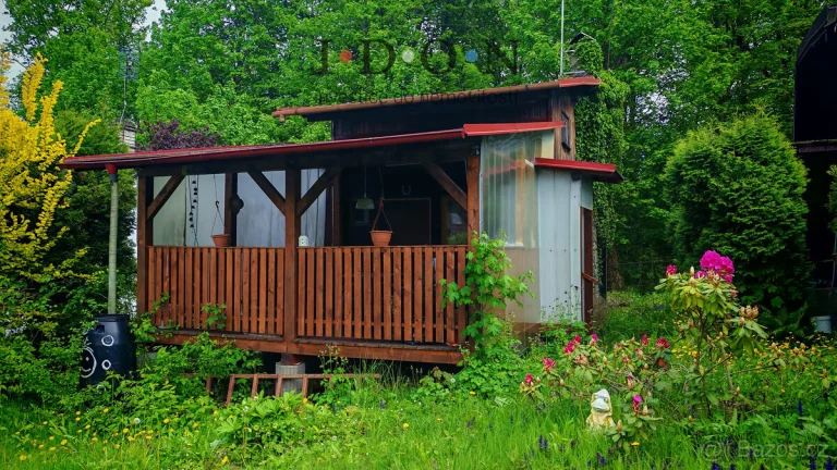 Dřevěná chatka v klidné části Mistřovic 57m2.