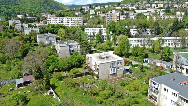 4 izb. Byt, 102m + 15 pivnice + garáž, predaj, KE - sever