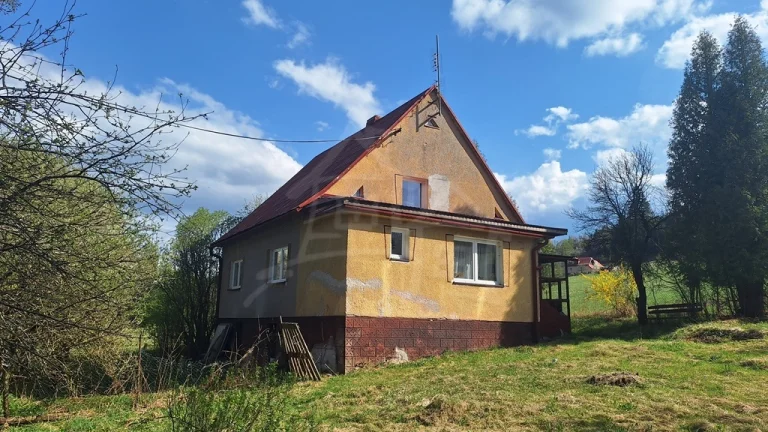 Rodinný dom v pokojnom prostredí na okraji obce Klokočov