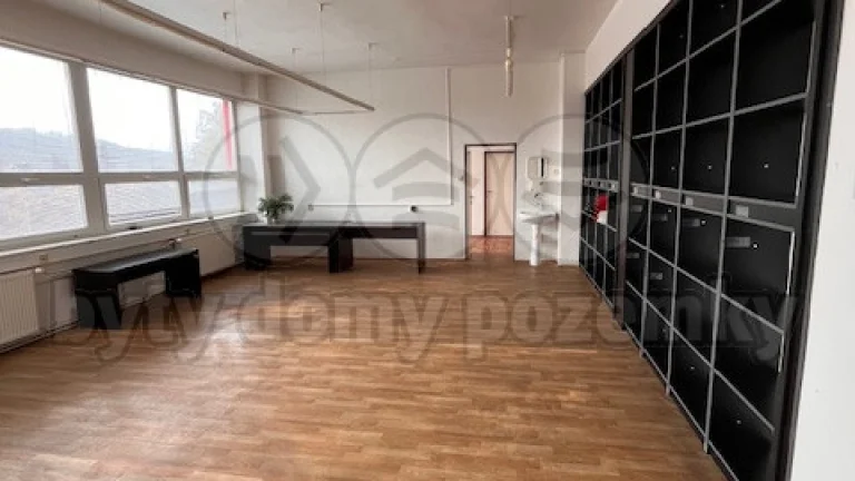 Pronájem kanceláří s parkováním, Bruntál, ul. Rýmařovská