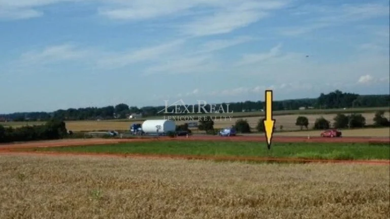 Prodej pozemku o rozloze 8498 m2 pro výstavbu čerpací stanic