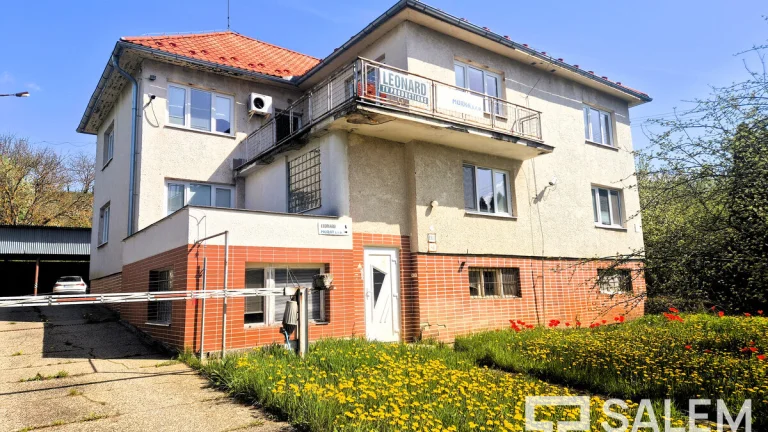 Budova s 21 miestnosťami a veľkým pozemkom, Zvolen