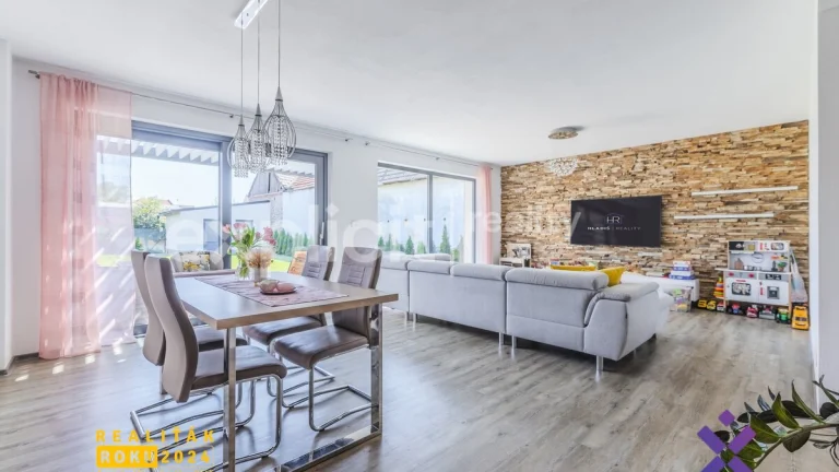Prodej rodinného domu 4+kk 204 m2, pozemek 465 m2 - Blatnic