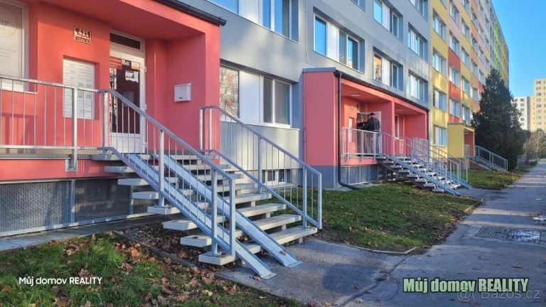 Prodej bytu 3+1, Praha 15 - Horní Měcholupy, Livornská.